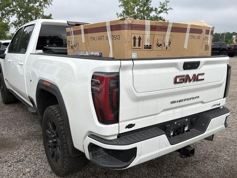 GMC Sierra 2500HD AT4 Crew Cab 4WD 2024