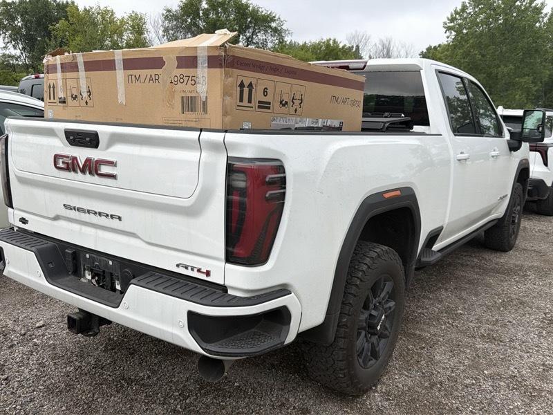 GMC Sierra 2500HD AT4 Crew Cab 4WD 2024