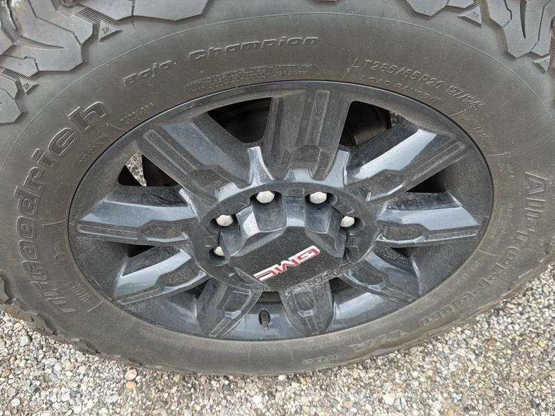 GMC Sierra 2500HD AT4 Crew Cab 4WD 2024