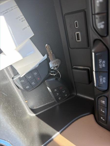 Chevrolet Suburban  2023