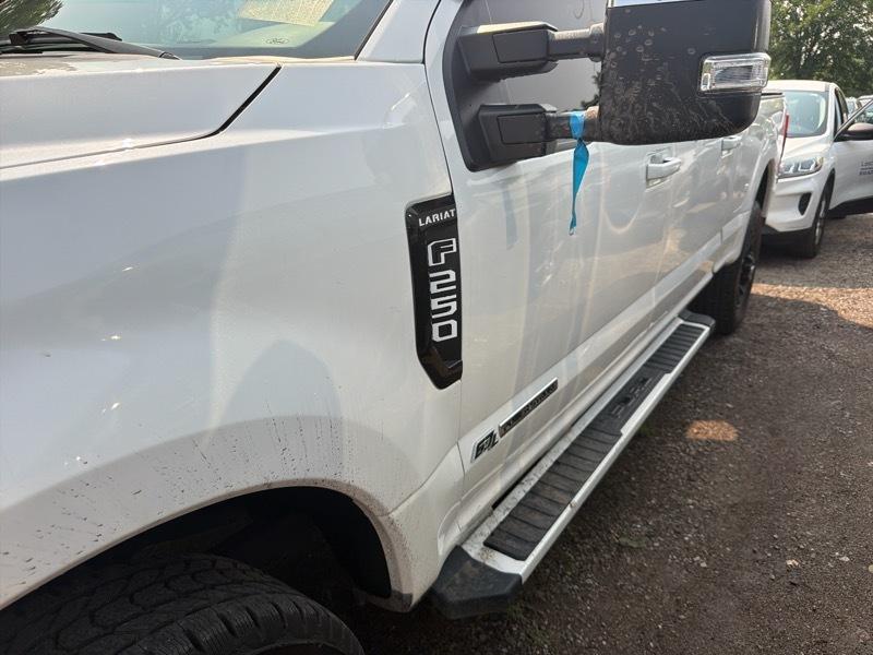 Ford F-250 SD Lariat Crew Cab 4WD 2022