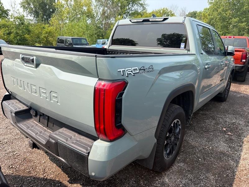 Toyota Tundra SR5 CrewMax 4WD 2026
