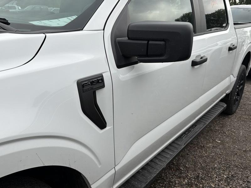 Ford F-150 STX SuperCrew 4WD 2024