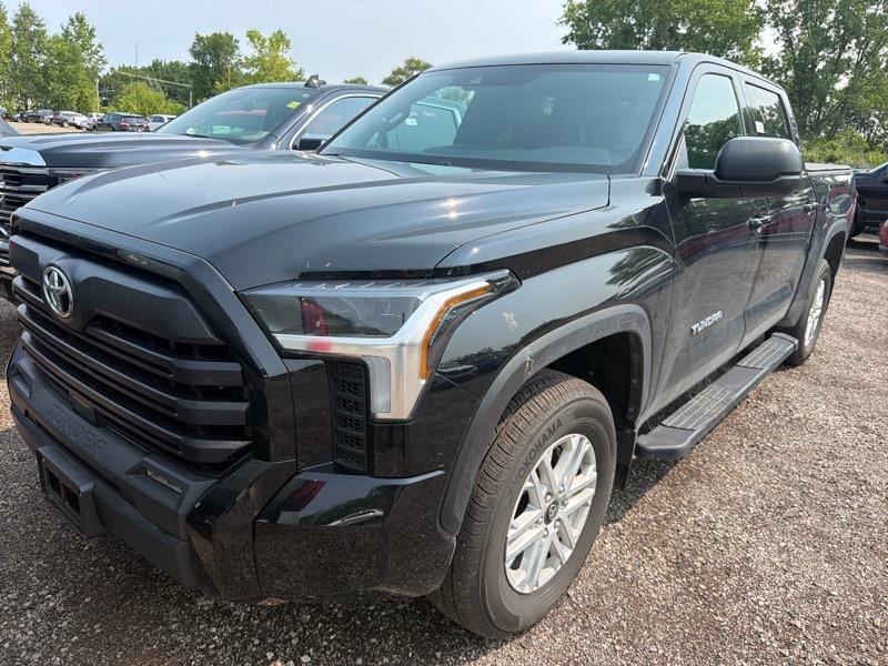 Toyota Tundra SR5 CrewMax 4WD 2025