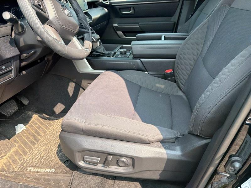 Toyota Tundra SR5 CrewMax 4WD 2025