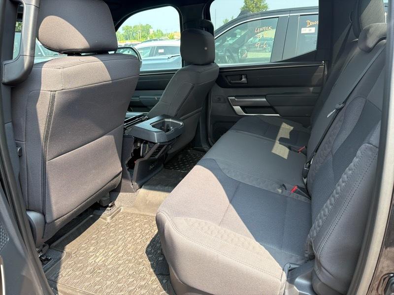 Toyota Tundra SR5 CrewMax 4WD 2025