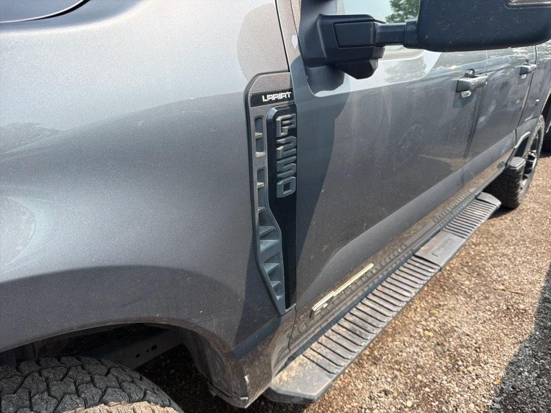 Ford F-250 SD Lariat Crew Cab 4WD 2024