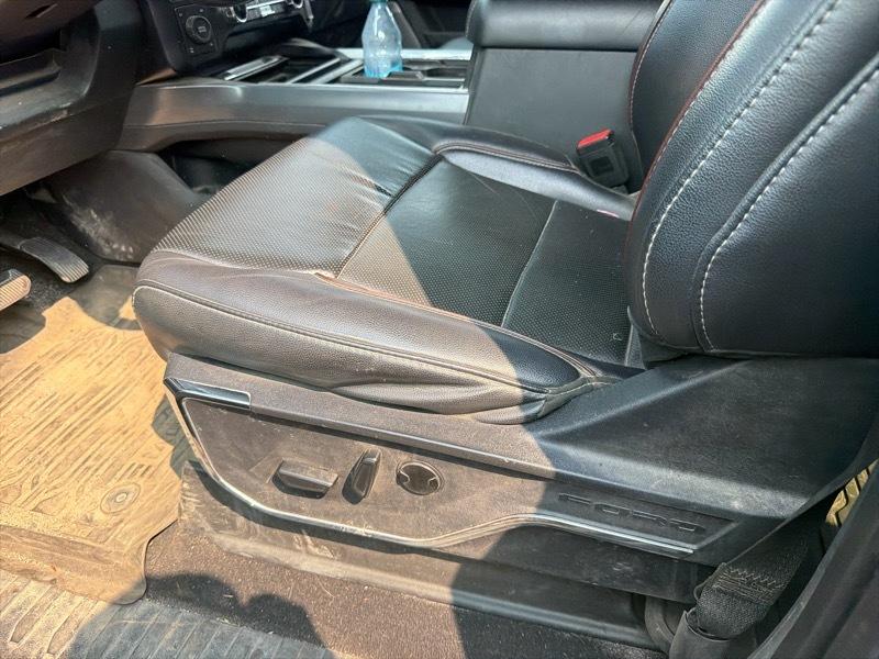 Ford F-250 SD Lariat Crew Cab 4WD 2024