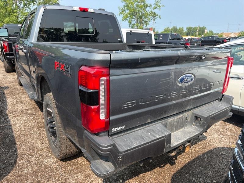 Ford F-250 SD Lariat Crew Cab 4WD 2024