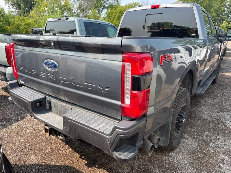 Ford F-250 SD Lariat Crew Cab 4WD 2024