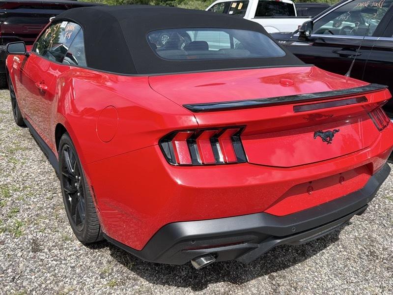 Ford Mustang  2025