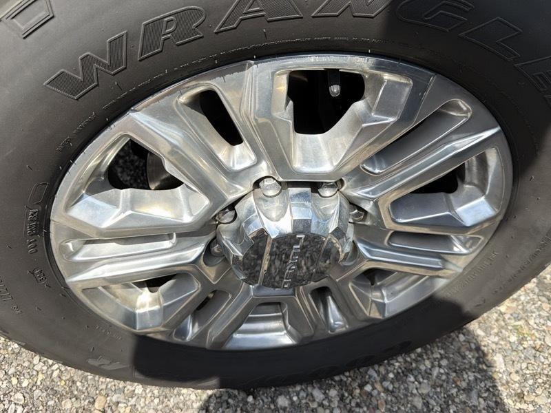 GMC Sierra 2500HD Denali Crew Cab 4WD SB 2023