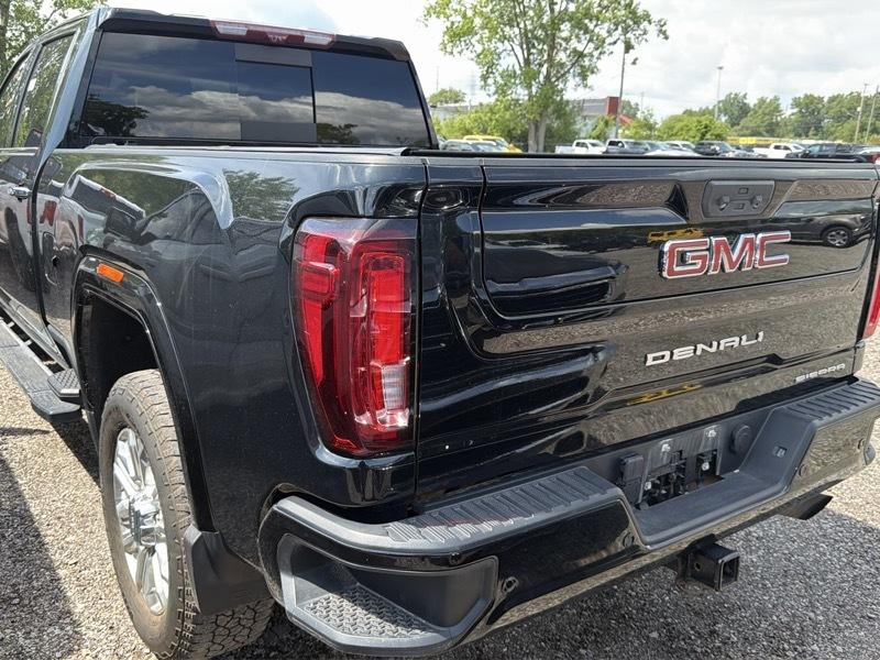 GMC Sierra 2500HD Denali Crew Cab 4WD SB 2023