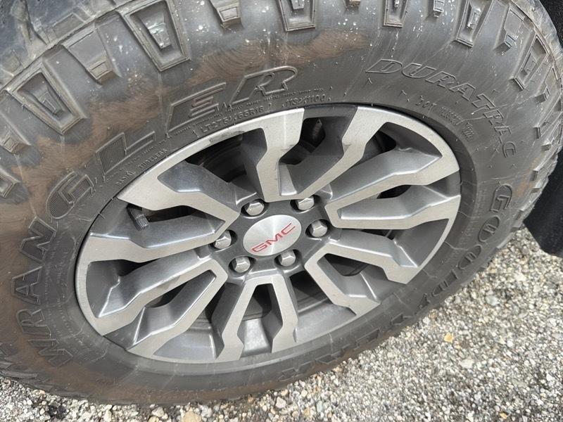 GMC Sierra 1500 AT4 Crew Cab 4WD 2022