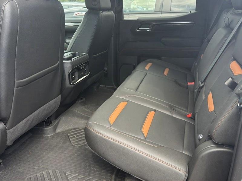 GMC Sierra 1500 AT4 Crew Cab 4WD 2022