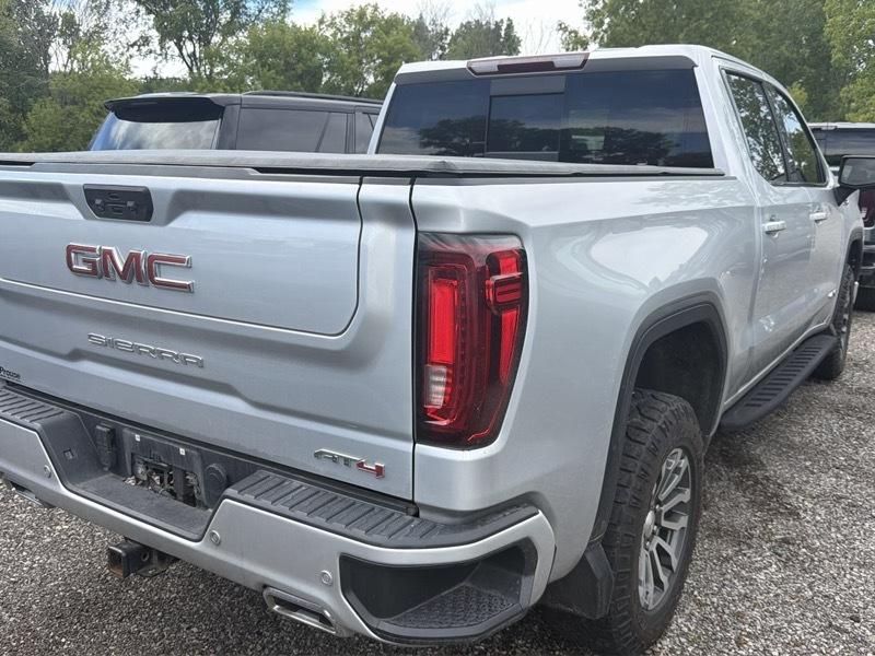 GMC Sierra 1500 AT4 Crew Cab 4WD 2022