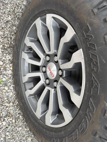 GMC Sierra 1500 AT4 Crew Cab 4WD 2022