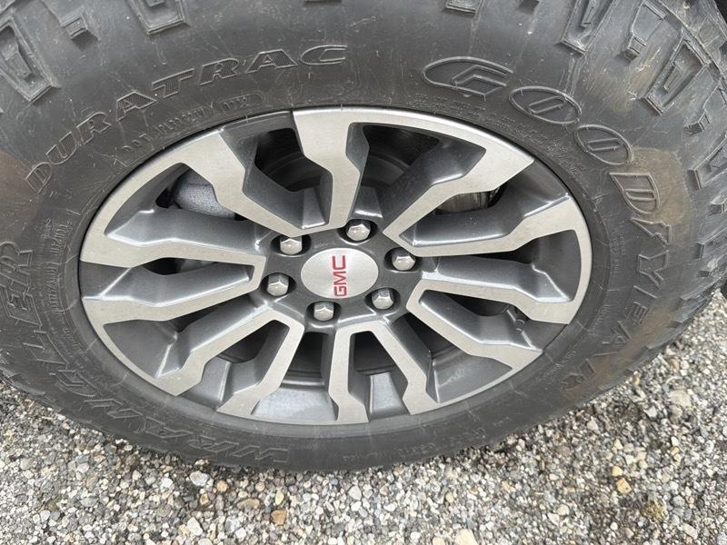 GMC Sierra 1500 AT4 Crew Cab 4WD 2022