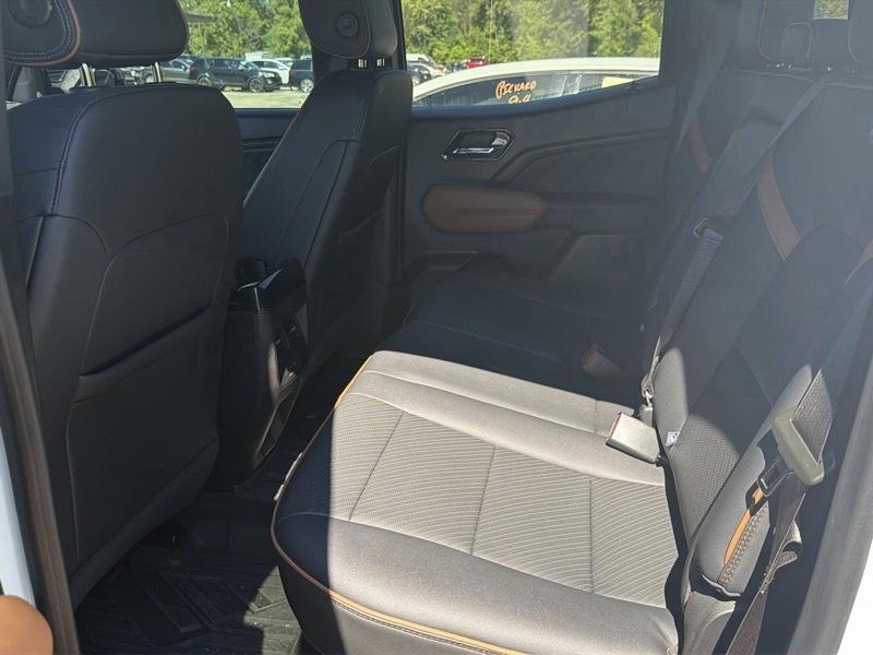 GMC Canyon AT4 Crew Cab 4WD 2024