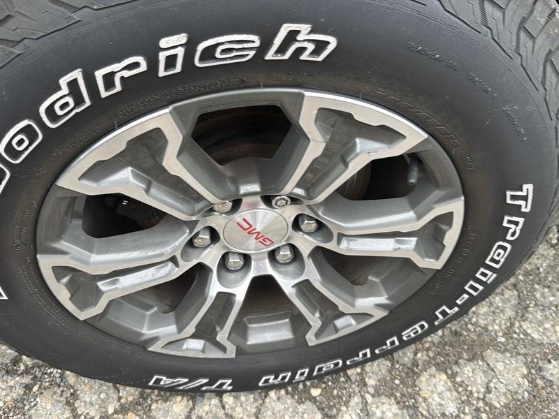 GMC Sierra 1500 SLE Crew Cab Short Box 4WD 2020