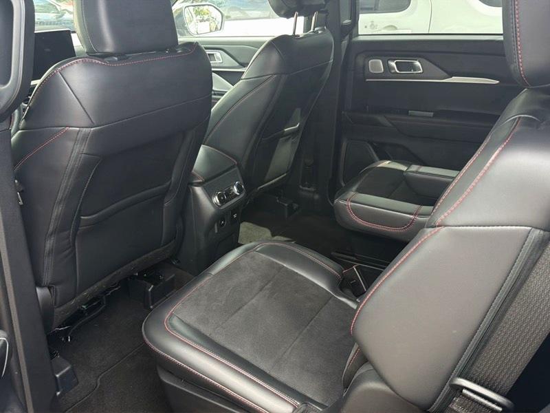 Ford Explorer  2025