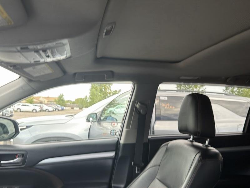 Toyota Highlander XLE AWD V6 2019