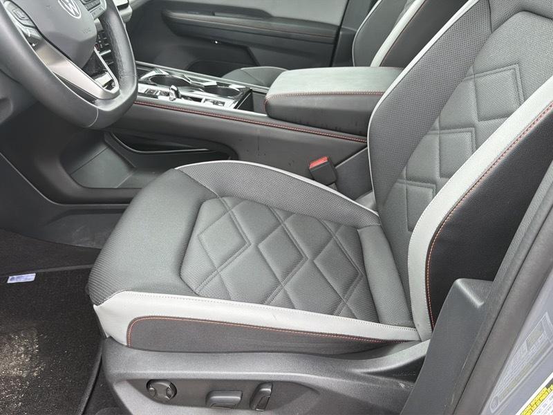 Volkswagen Atlas Peak Edition SEL AWD 2024