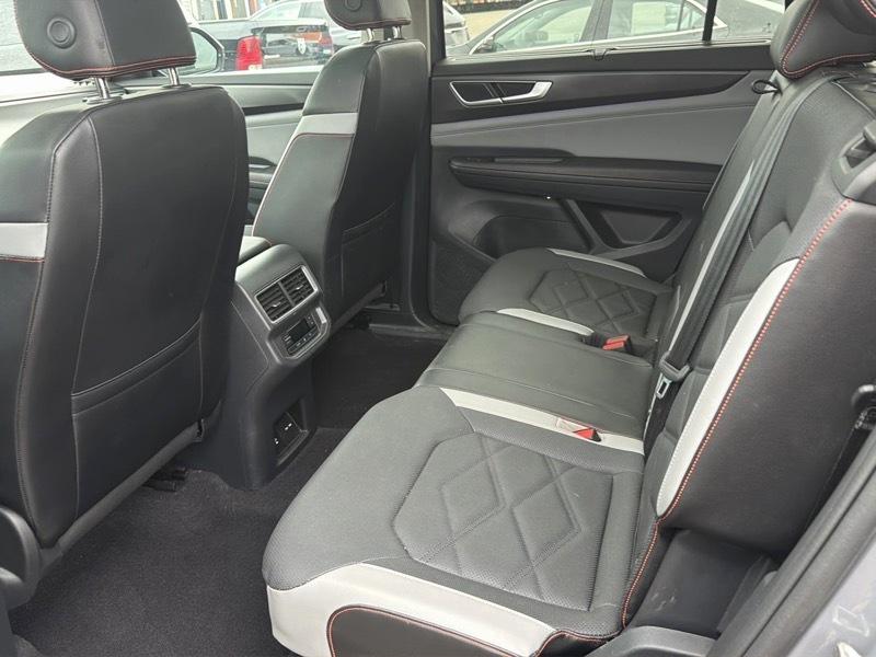 Volkswagen Atlas Peak Edition SEL AWD 2024