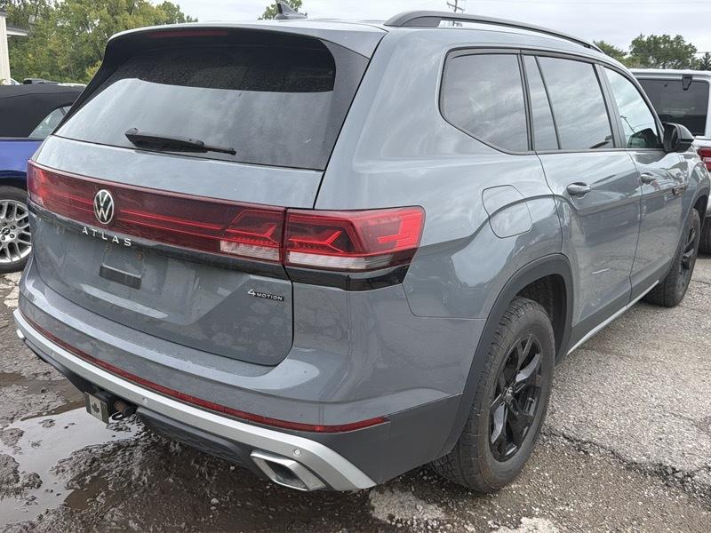 Volkswagen Atlas Peak Edition SEL AWD 2024