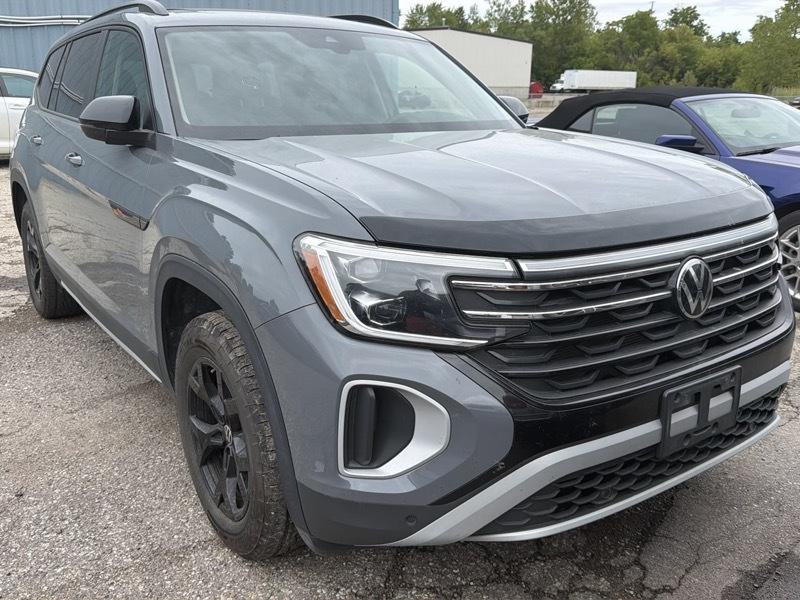 Volkswagen Atlas Peak Edition SEL AWD 2024