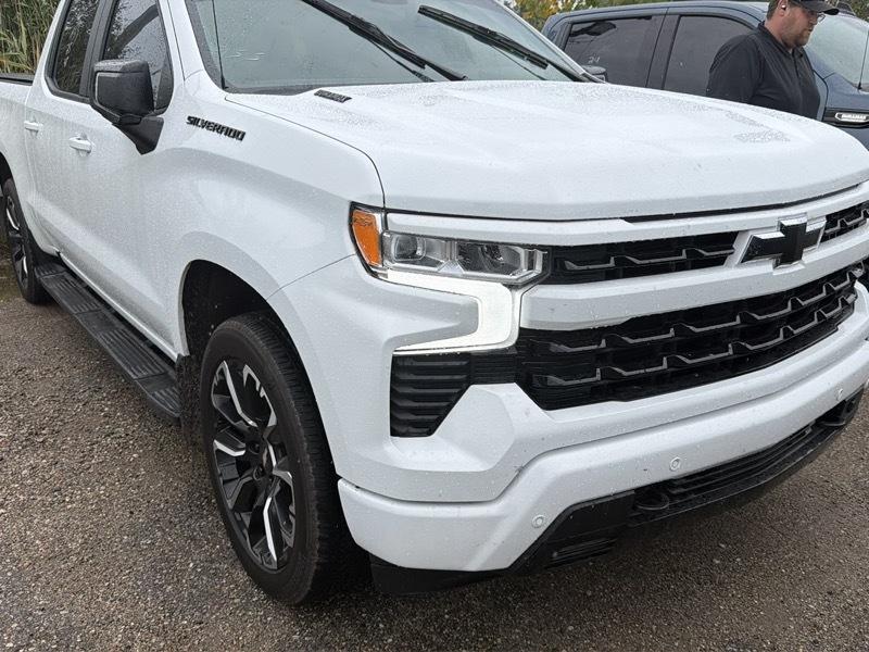 Chevrolet Silverado 1500 RST Crew Cab 4WD 2025