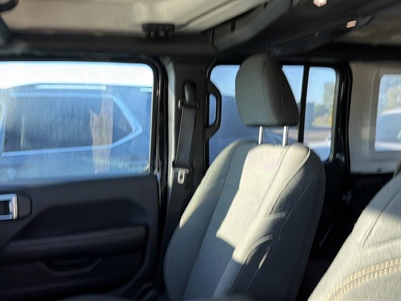 Jeep Wrangler Sahara 2025
