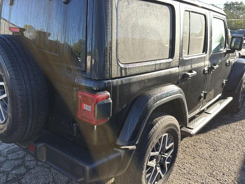 Jeep Wrangler Sahara 2025