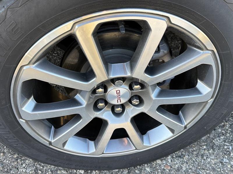 GMC Canyon Denali Crew Cab Long Box 4WD 2022