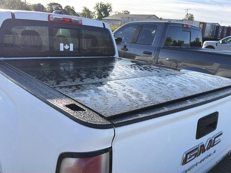 GMC Canyon Denali Crew Cab Long Box 4WD 2022