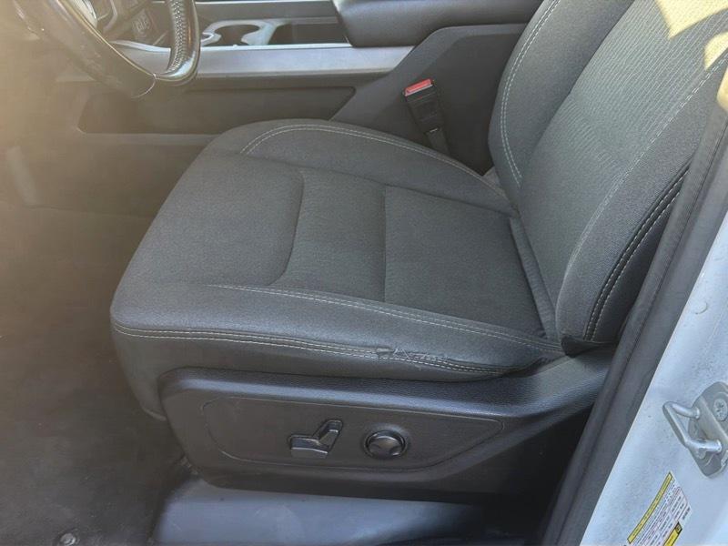 RAM 1500 Big Horn Crew Cab SWB 4WD 2022