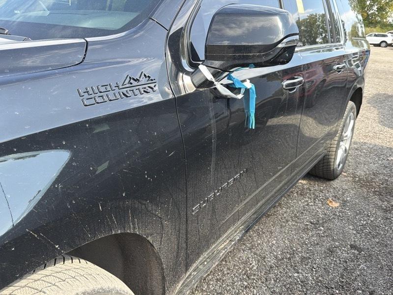 Chevrolet Suburban High Country 4WD 2023