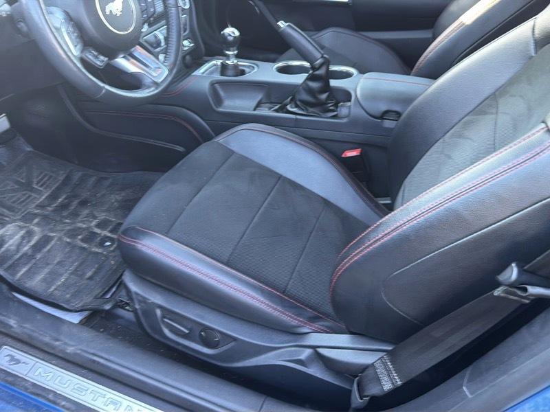 Ford Mustang  2021