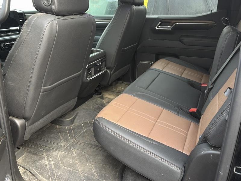 Chevrolet Silverado 1500 High Country Crew Cab 4WD 2024