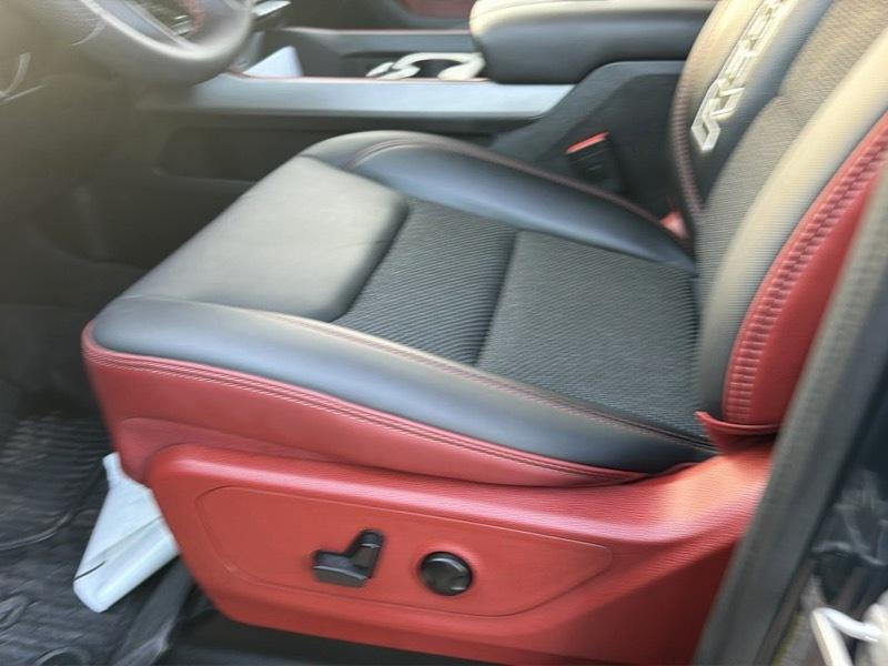 RAM 1500 Rebel Crew Cab SB 4WD 2026