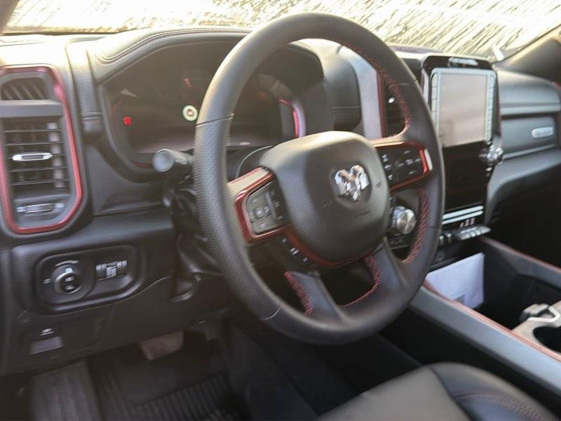 RAM 1500 Rebel Crew Cab SB 4WD 2026