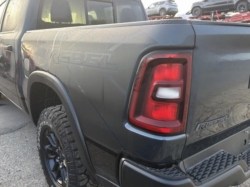 RAM 1500 Rebel Crew Cab SB 4WD 2026