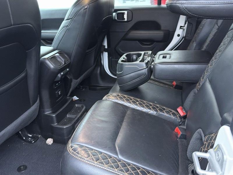 Jeep Wrangler Unlimited Sahara High Altitude 2021