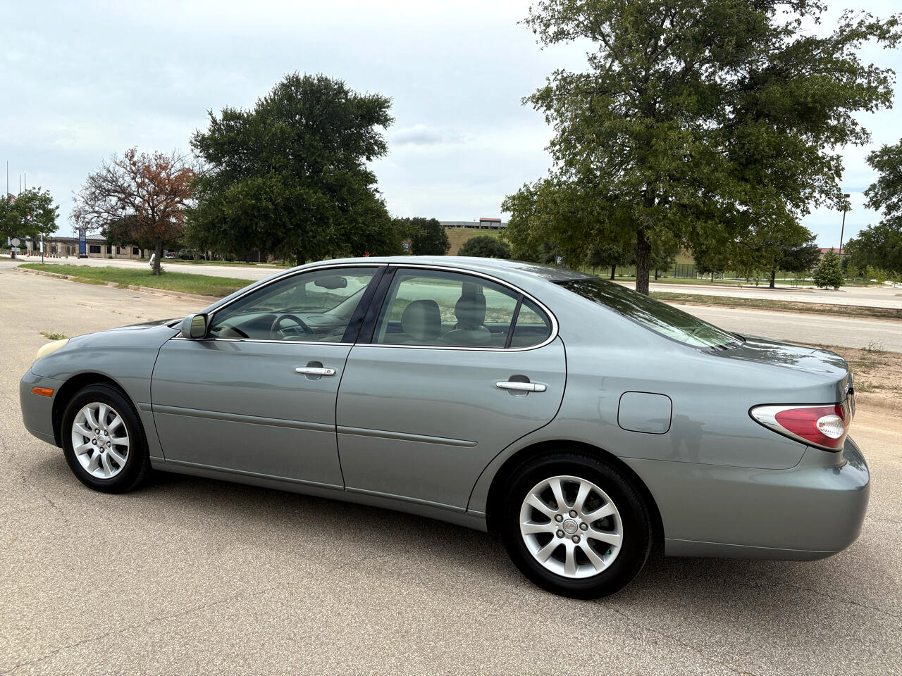 2004 Lexus ES 330 photo 3