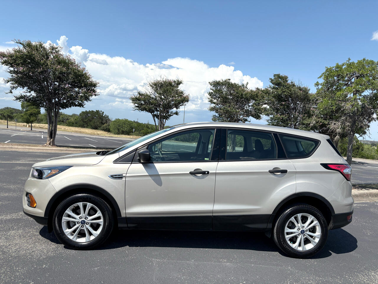 2018 Ford Escape S photo 2