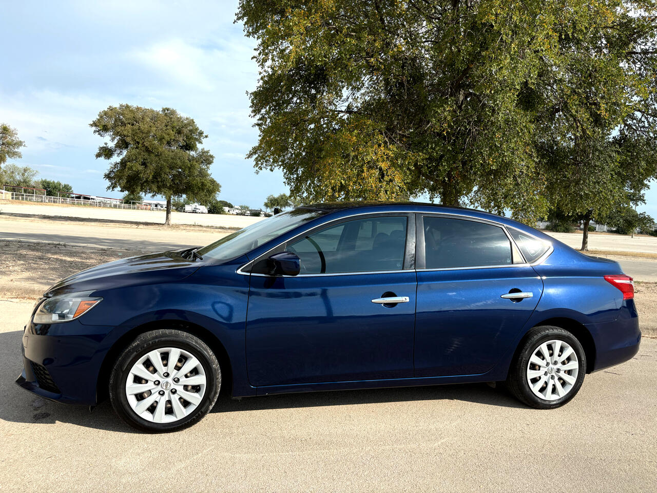 2018 Nissan Sentra S photo 5