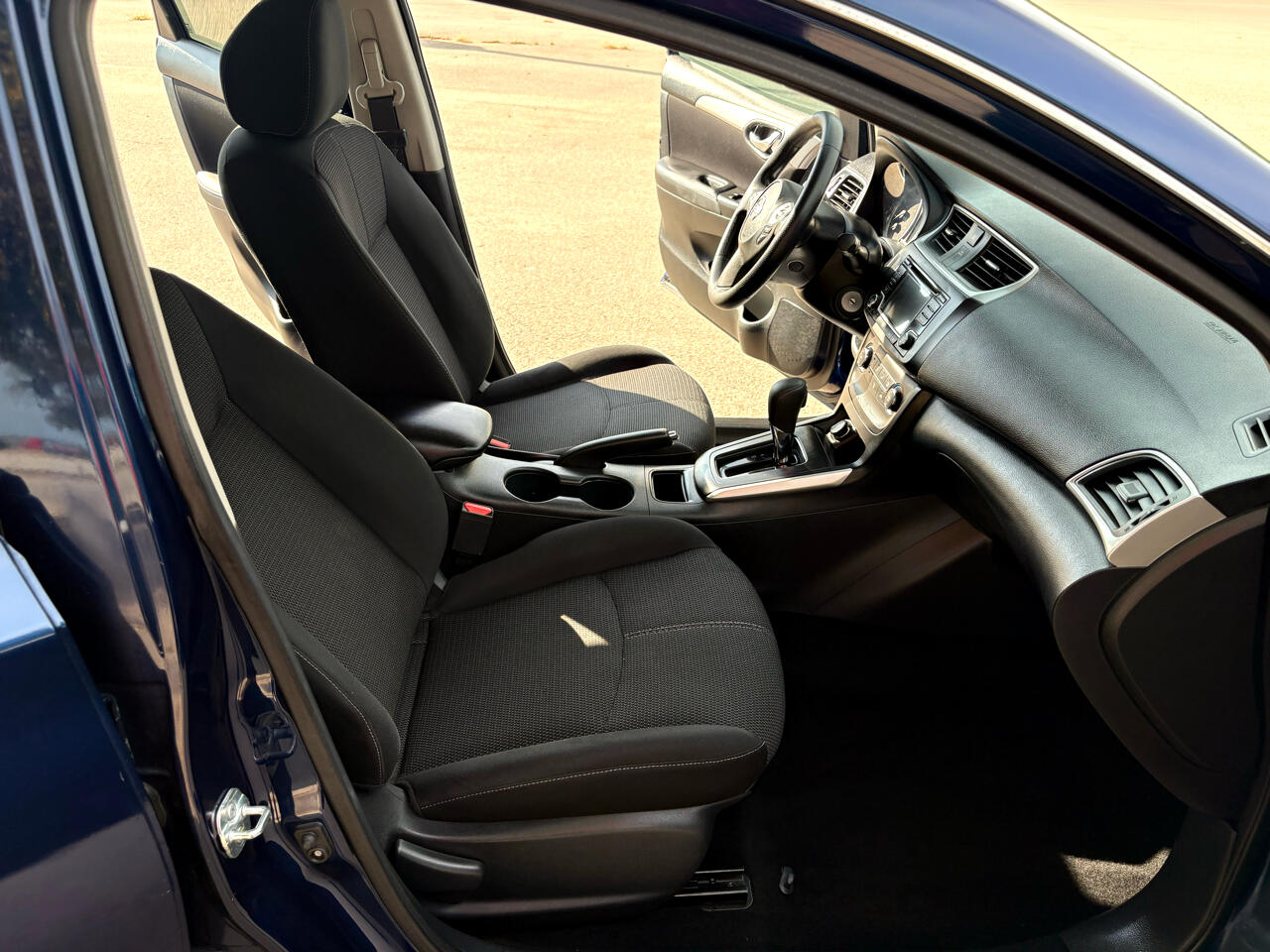 2018 Nissan Sentra S photo 9