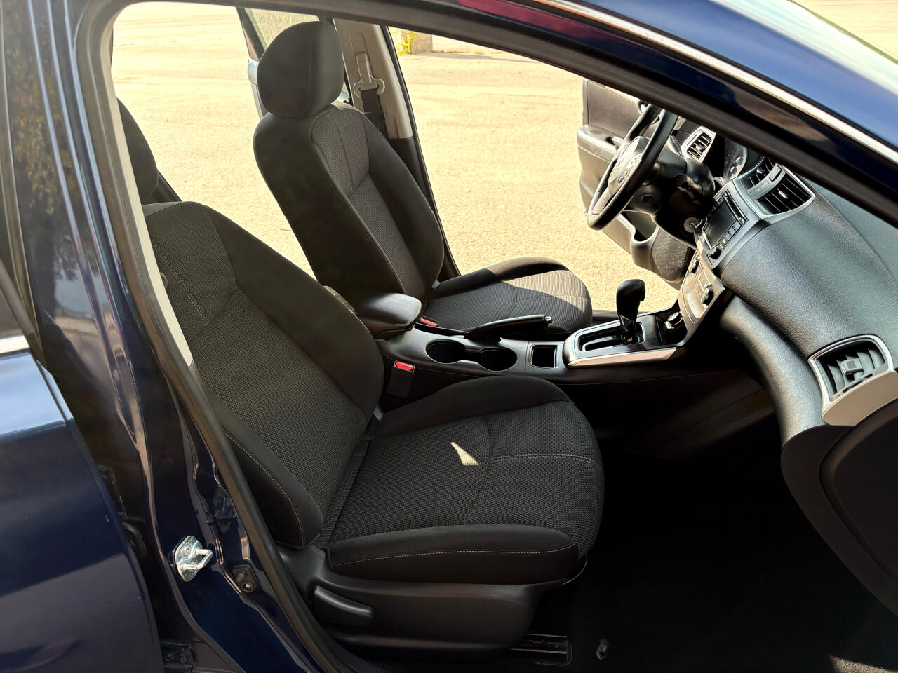 2018 Nissan Sentra S photo 11