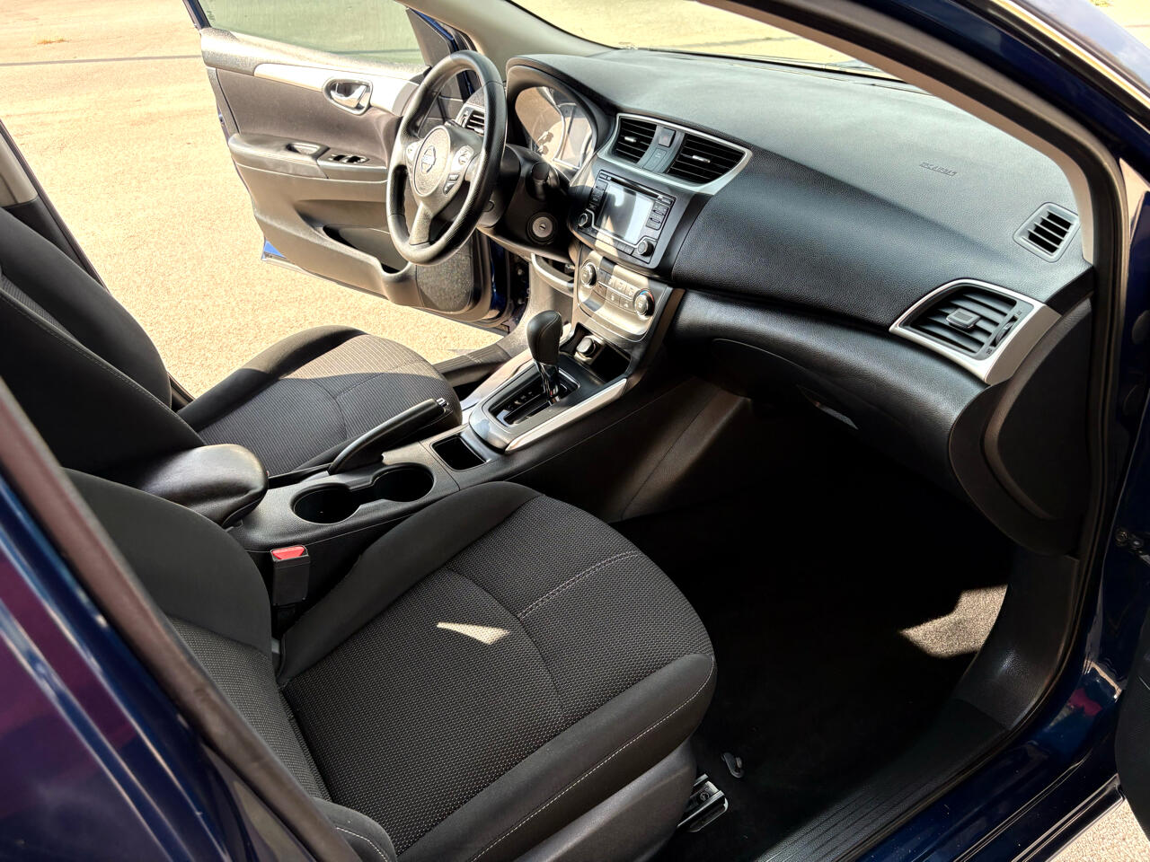 2018 Nissan Sentra S photo 12