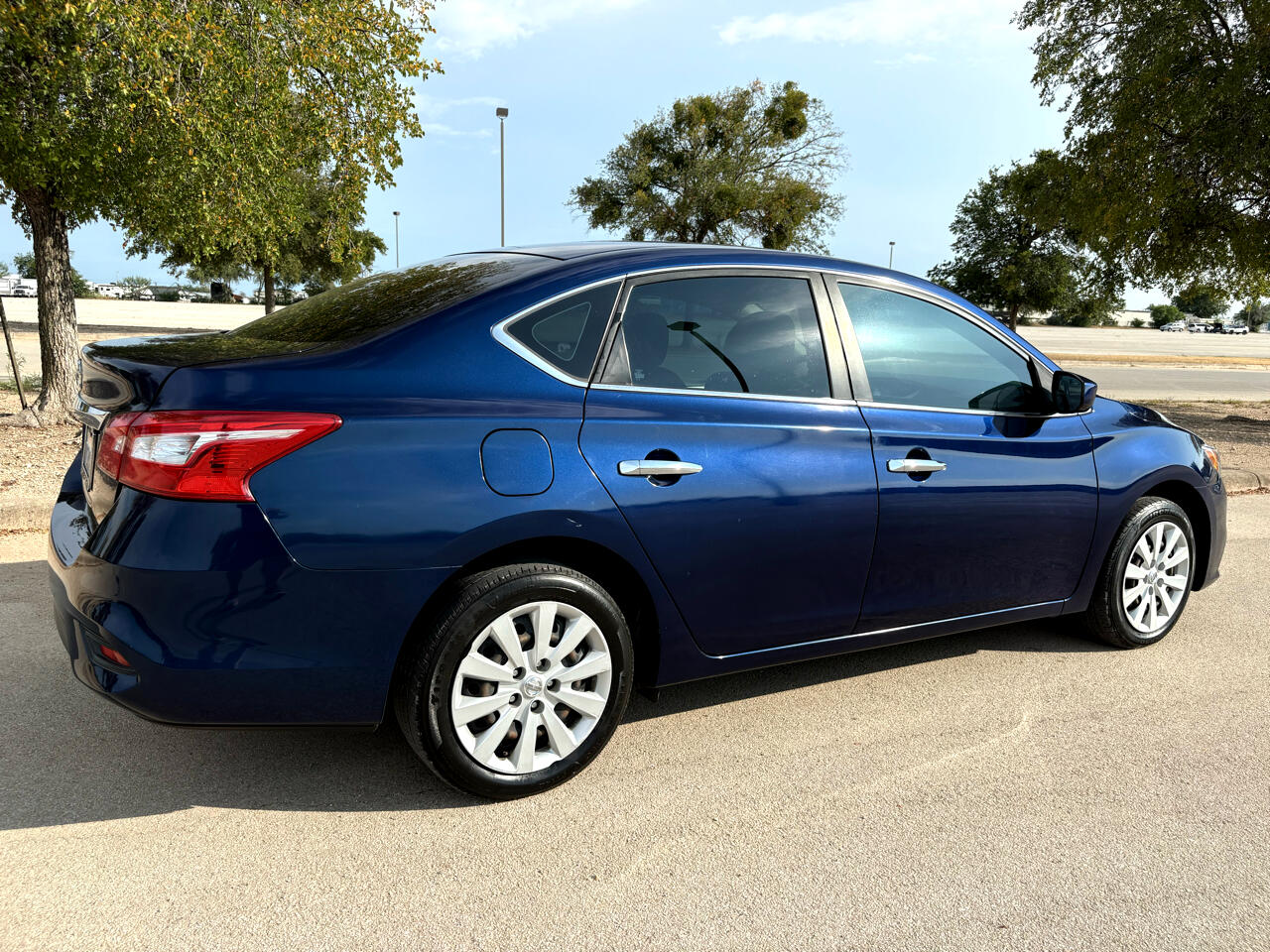 2018 Nissan Sentra S photo 32